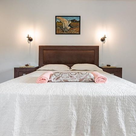 Apartments And Spa Miona 비르파자르 외부 사진